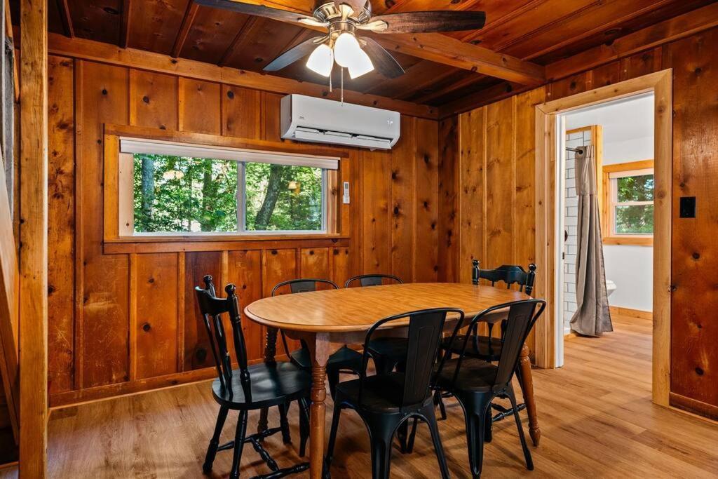 Cabin On Beautiful Arbutus Lake Near Traverse City Exterior foto