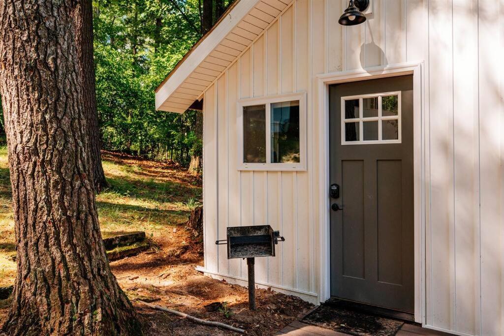 Cabin On Beautiful Arbutus Lake Near Traverse City Exterior foto